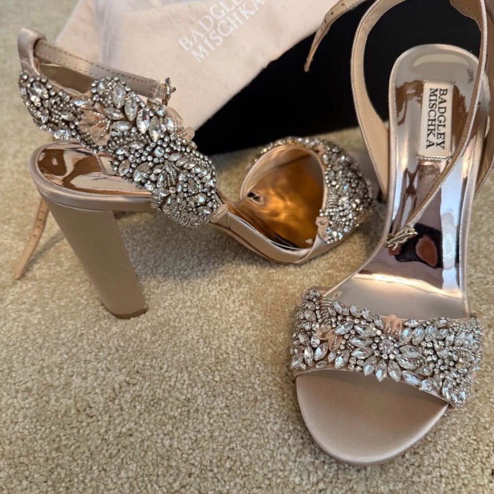 Badgley Mischka Crystal Embellished Heels Size 8.5